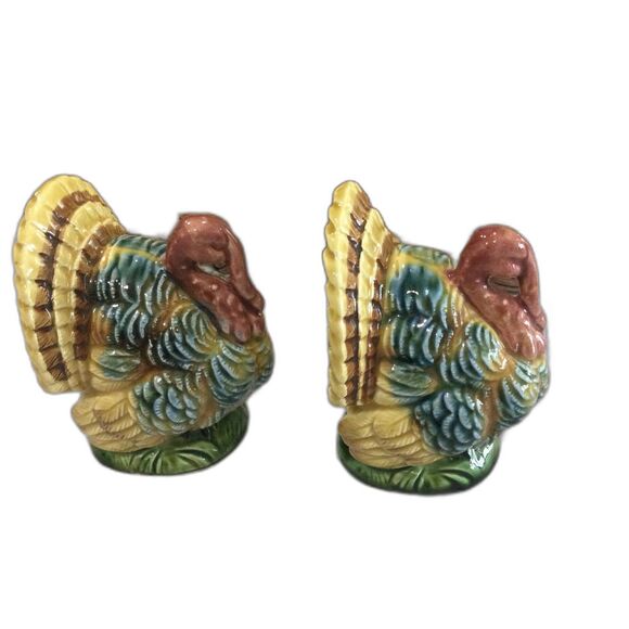 Lefton Male Turkey Salt & Pepper Shakers with Horn of Plenty H7441 - Picture 4 of 9